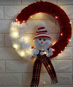 Light bulb Christmas wreath ideas